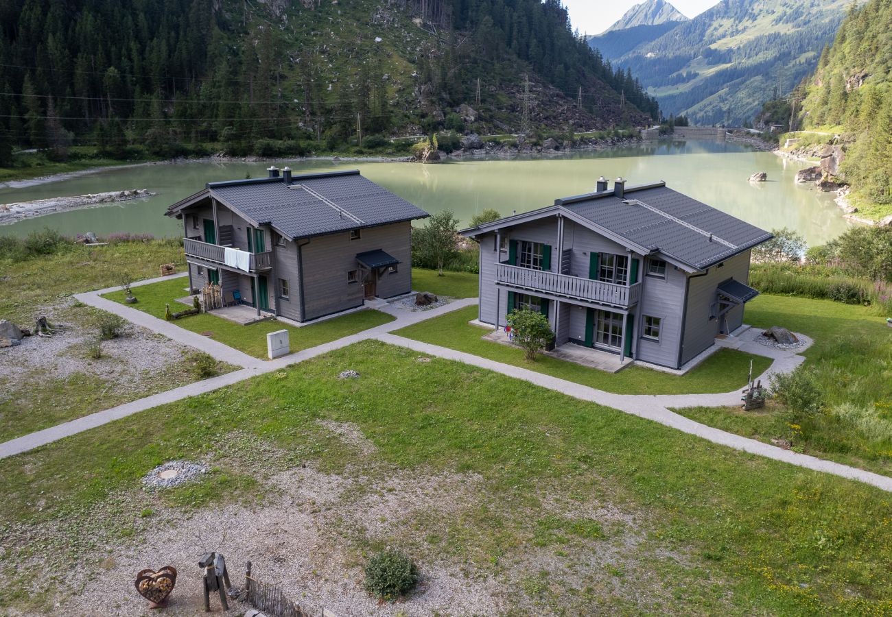 Chalet in Uttendorf - Lodge Seeblick 161 im Tauerndorf Enzingerboden