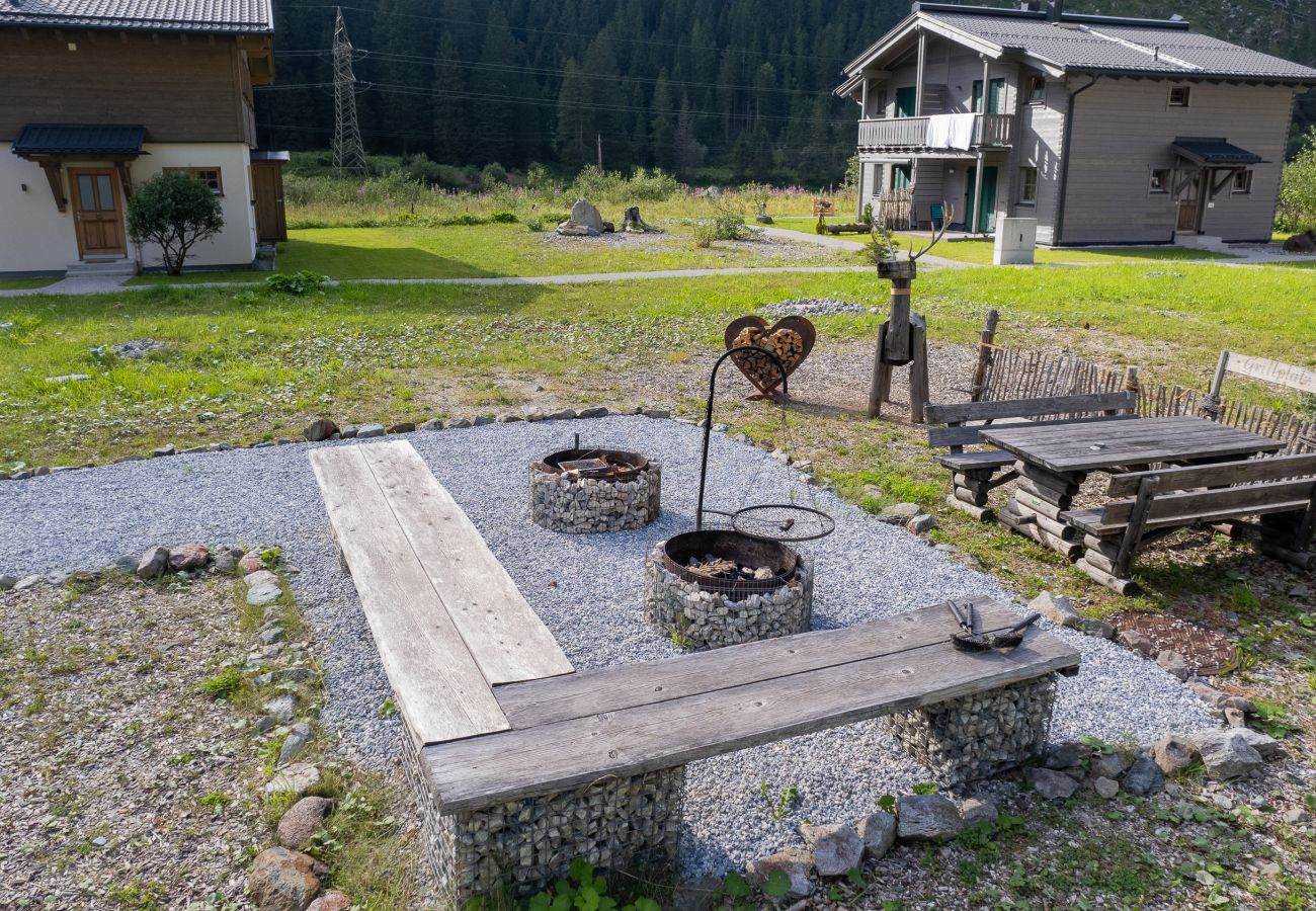 Chalet in Uttendorf - Lodge Seeblick 161 im Tauerndorf Enzingerboden