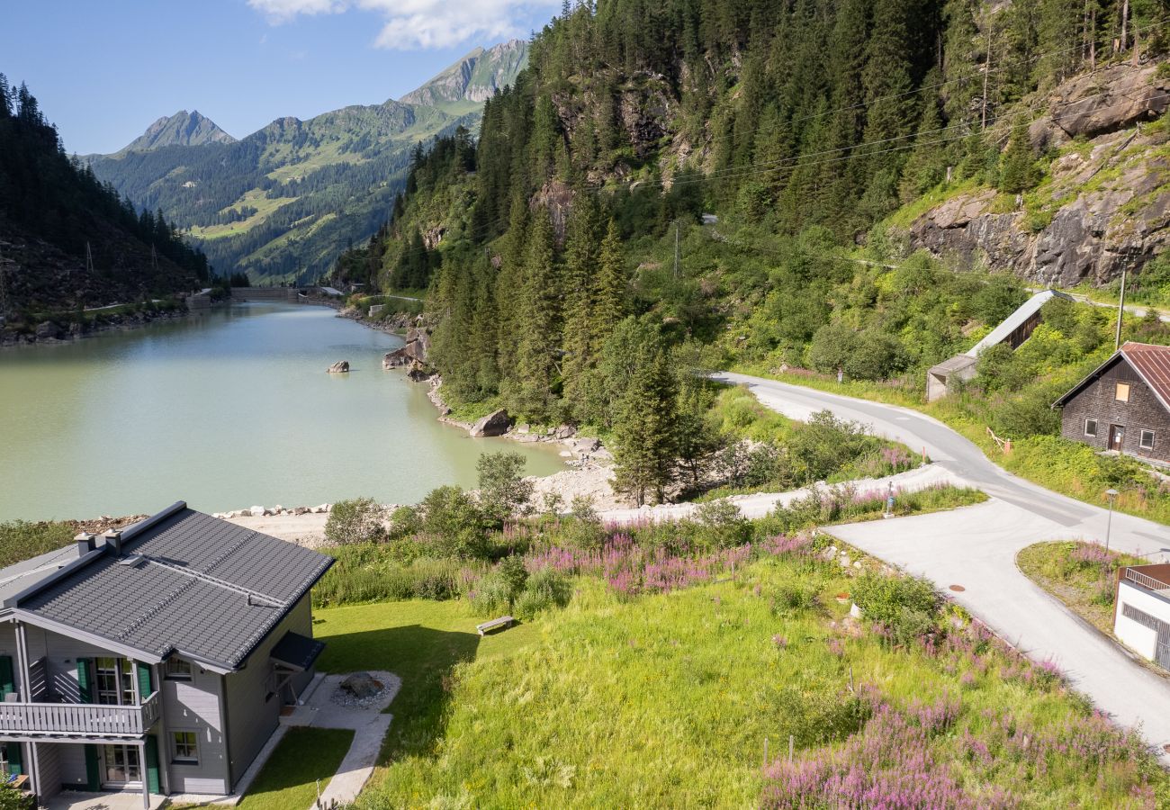 Chalet in Uttendorf - Lodge Seeblick 161 im Tauerndorf Enzingerboden