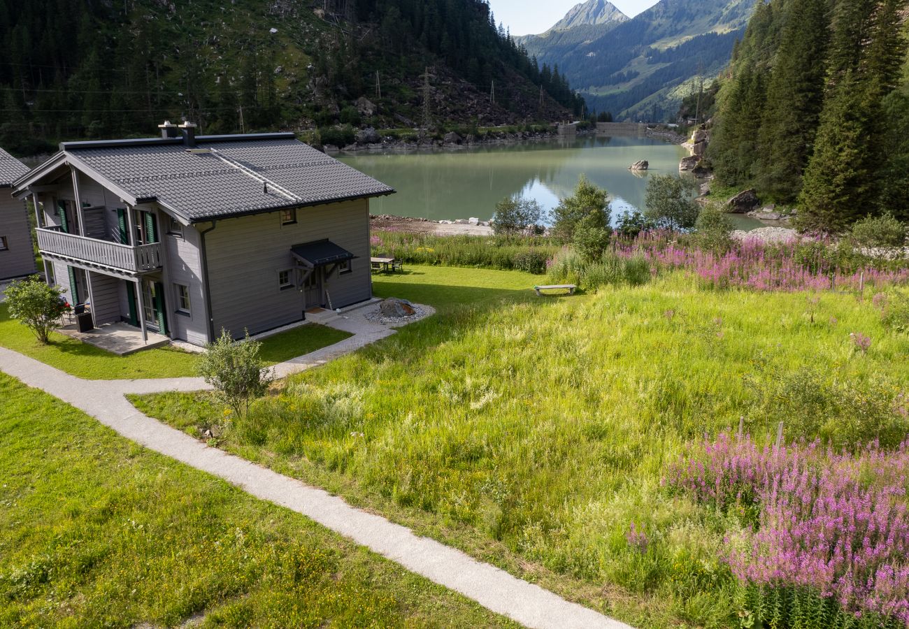 Chalet in Uttendorf - Lodge Seeblick 161 im Tauerndorf Enzingerboden